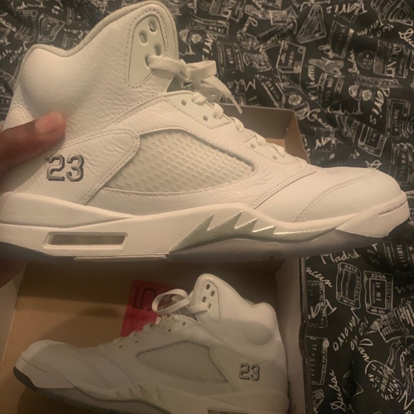 metallic white 5s